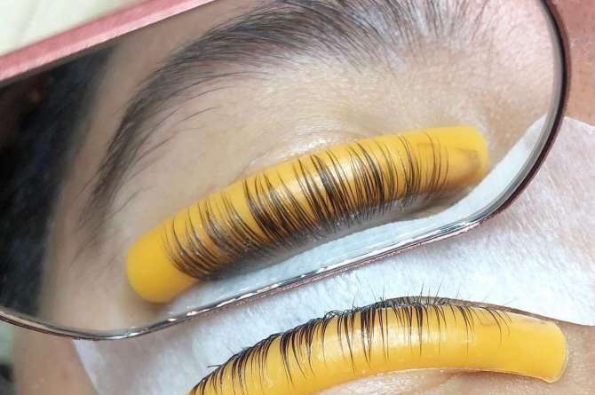 Image of lash lifting process