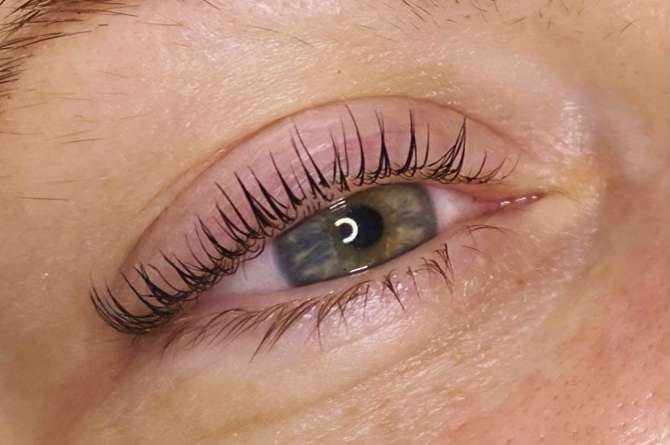 Image of eyelash extensions
